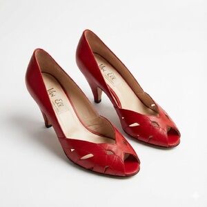 Van Eli vintage Italian red peep toe kitten heels size 6